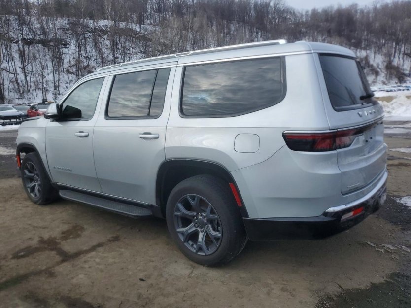 Salvage 2022 Jeep Wagoneer 