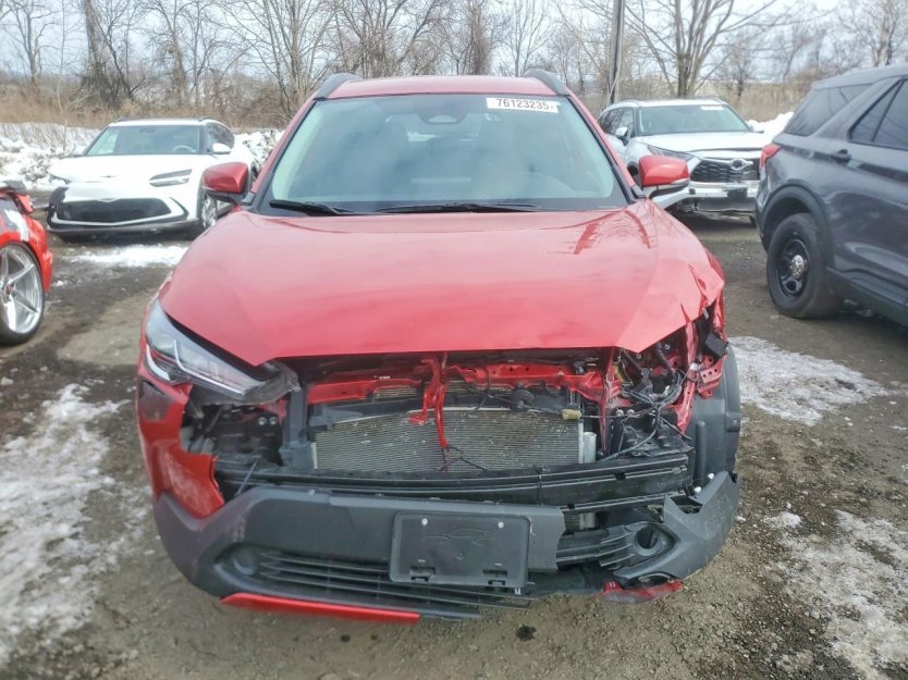 Salvage 2024 Toyota Corolla Cross Le