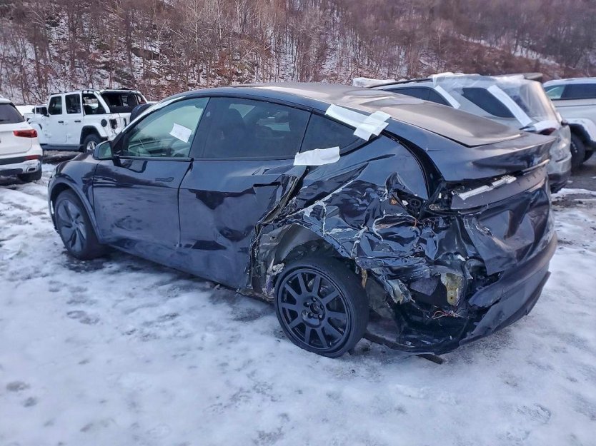 Salvage 2026 Tesla Model Y 