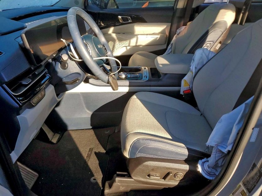 Salvage 2025 Kia Carnival Sx