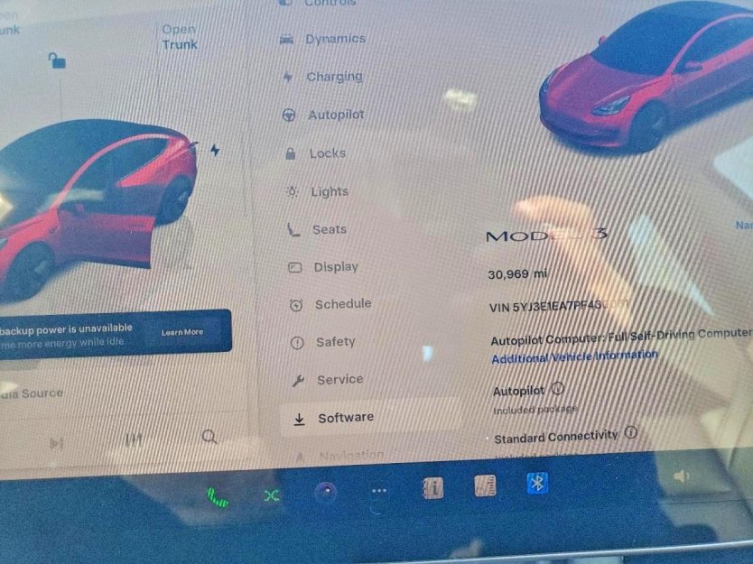 Salvage 2023 Tesla Model 3 