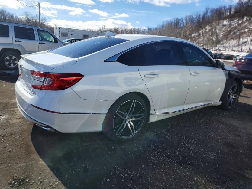 Salvage 2022 Honda Accord Touring Hybrid