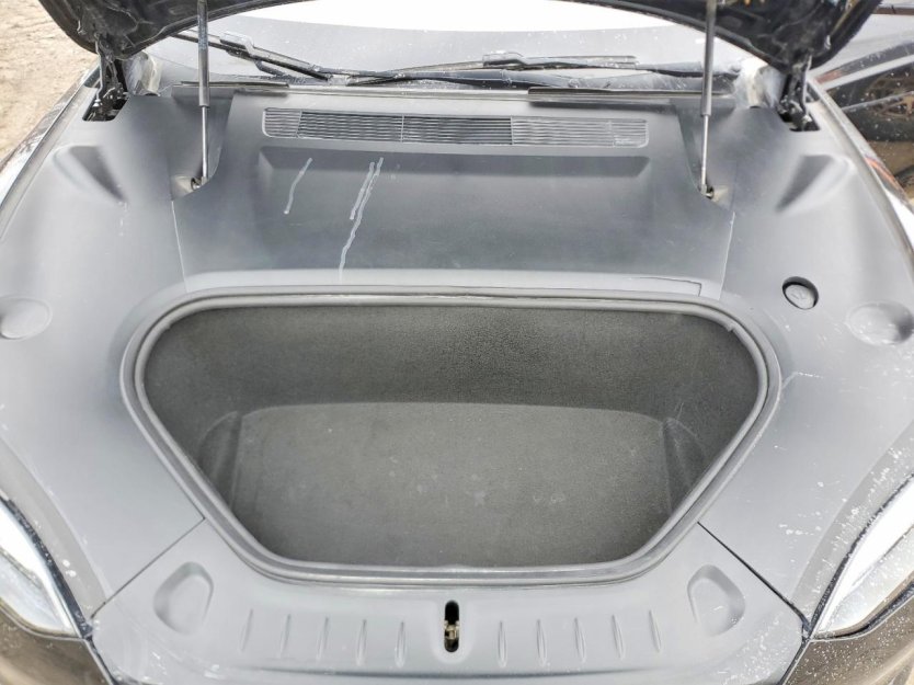 Salvage 2022 Tesla Model S 