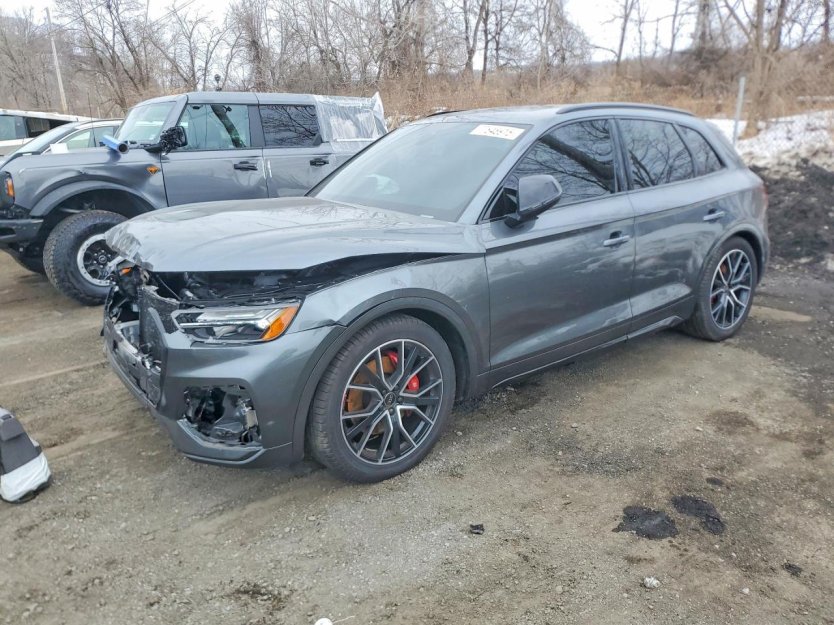 Salvage 2025 Audi Sq5 