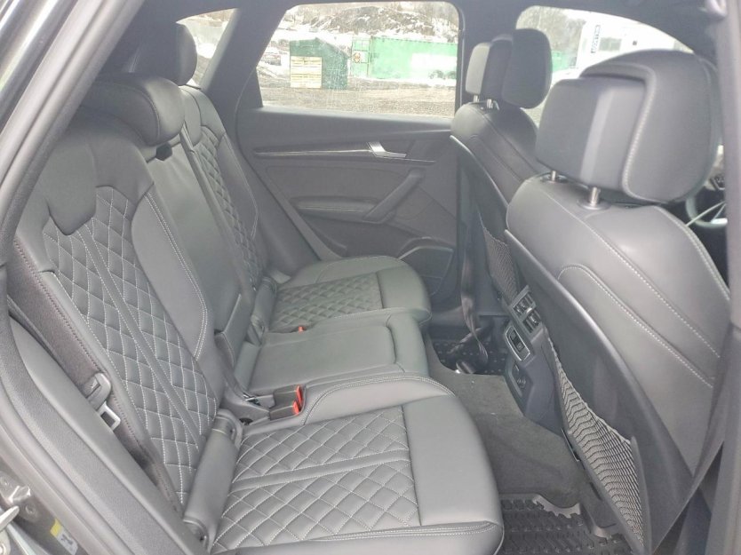 Salvage 2025 Audi Sq5 