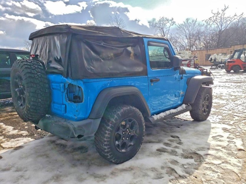 Salvage 2021 Jeep Wrangler 