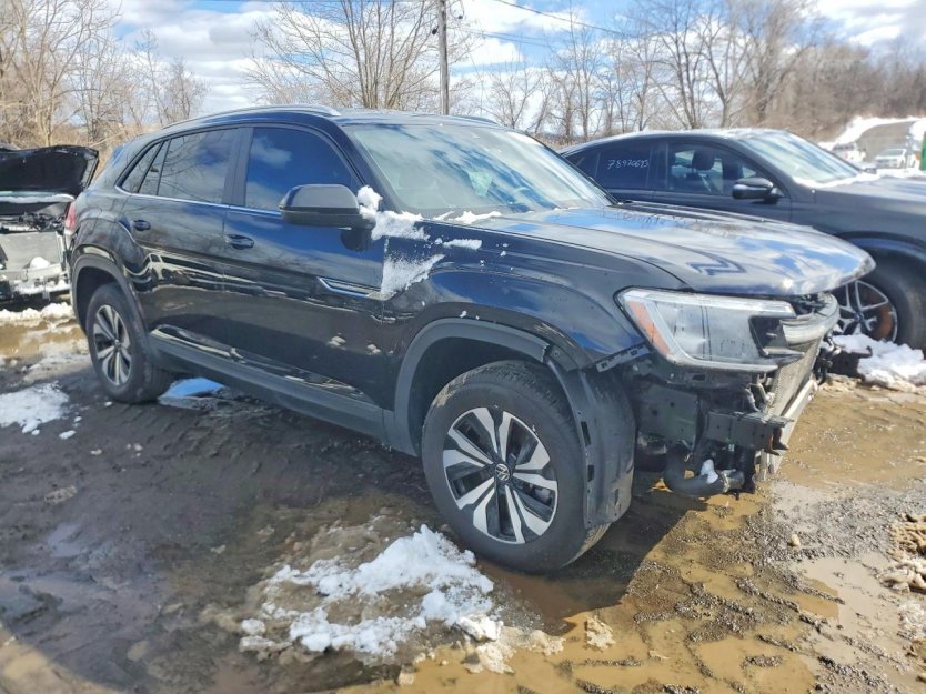 Salvage 2024 Volkswagen Atlas Cross Se