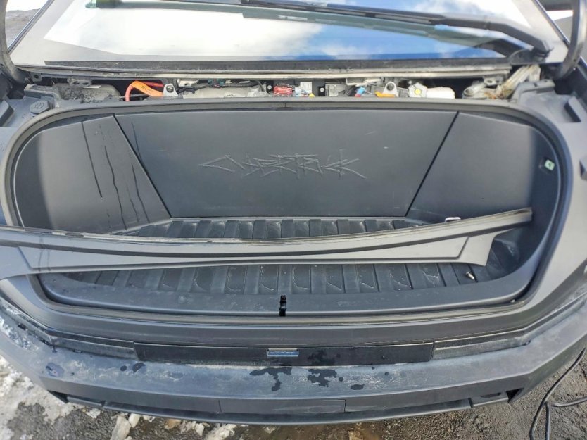 Salvage 2025 Tesla Cyberbeast 