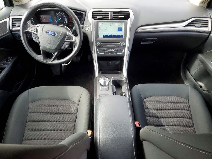 Salvage 2018 Ford Fusion Se