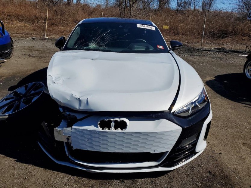 Salvage 2024 Audi E-tron Prestige