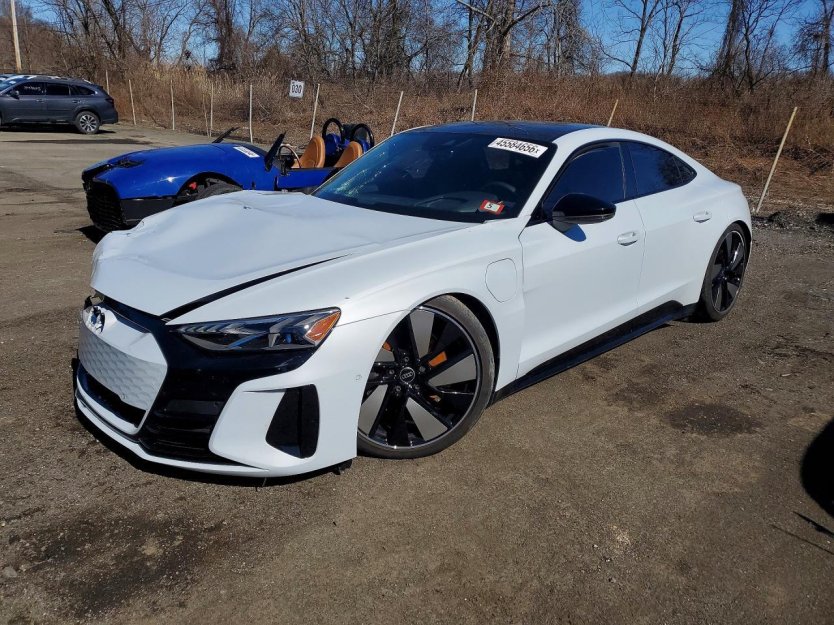 Salvage 2024 Audi E-tron Prestige