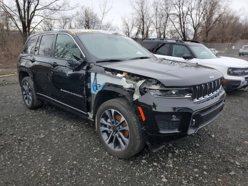 Salvage 2025 Jeep Grand Cherokee Overland