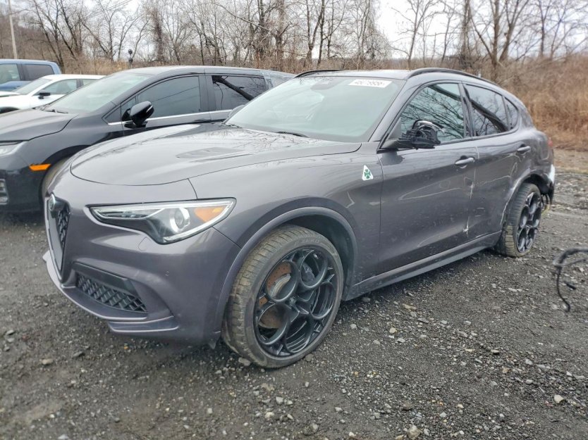 Salvage 2023 Alfa Romeo Quadrifoglio