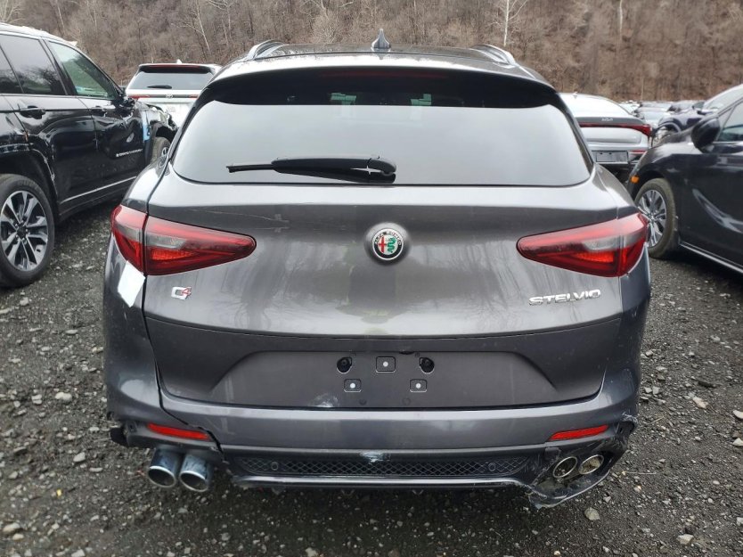 Salvage 2023 Alfa Romeo Quadrifoglio