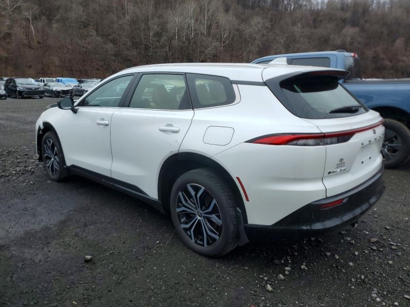 Salvage 2025 Toyota Crown Signia Xle