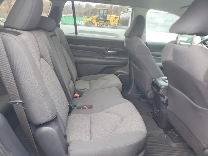 Salvage 2025 Toyota Grand Highlander 
