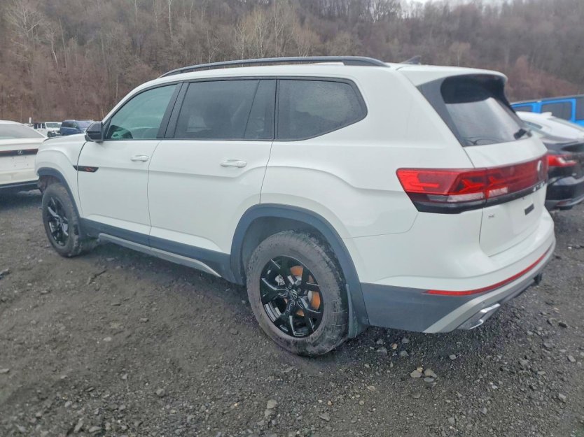 Salvage 2025 Volkswagen Atlas Peak Edition Se