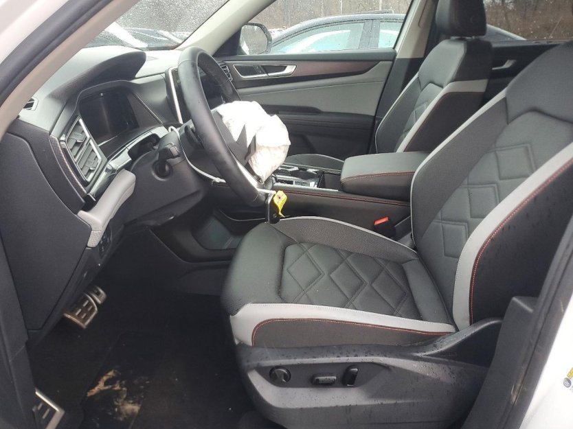 Salvage 2025 Volkswagen Atlas Peak Edition Se