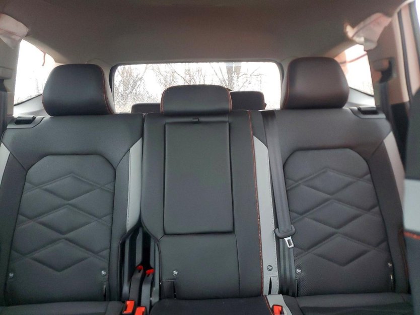 Salvage 2025 Volkswagen Atlas Peak Edition Se