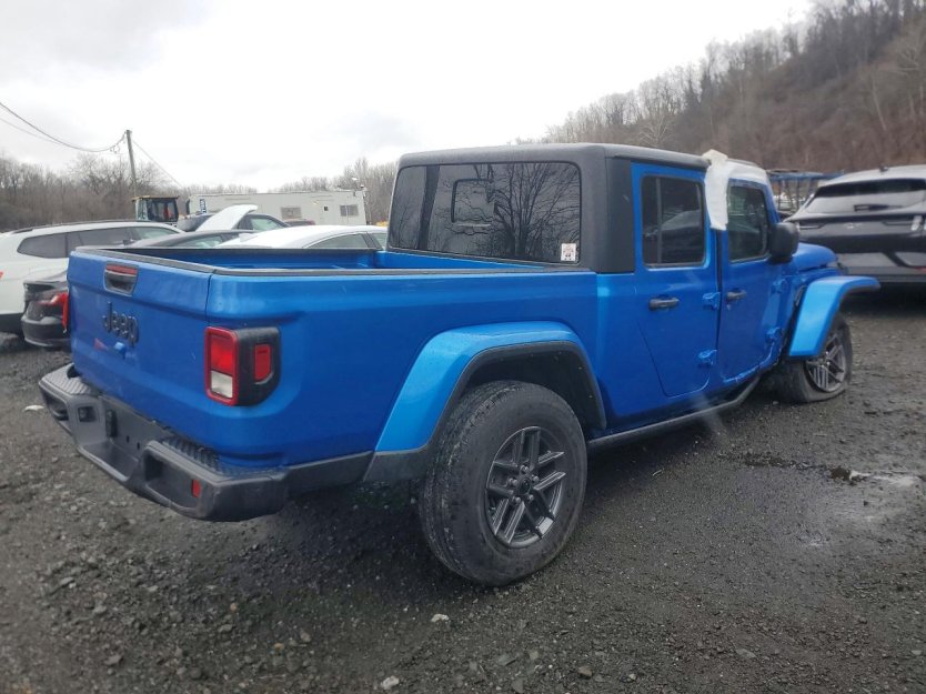 Salvage 2024 Jeep Gladiator 