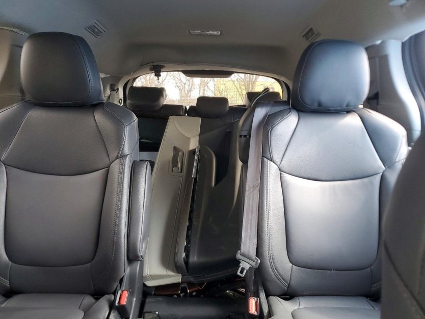 Salvage 2023 Toyota Sienna 