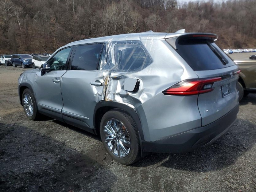 Salvage 2024 Toyota Grand Highlander Platinum