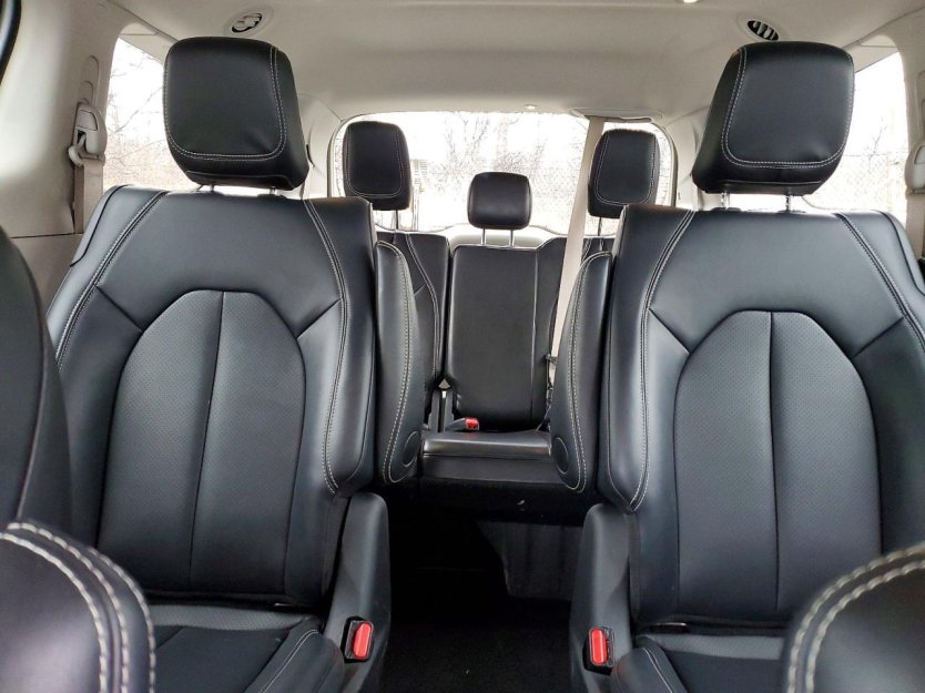 Salvage 2024 Chrysler Pacifica Hybrid Select