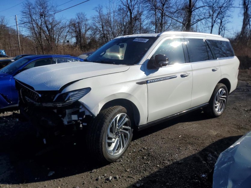Salvage 2025 Lincoln Navigator 
