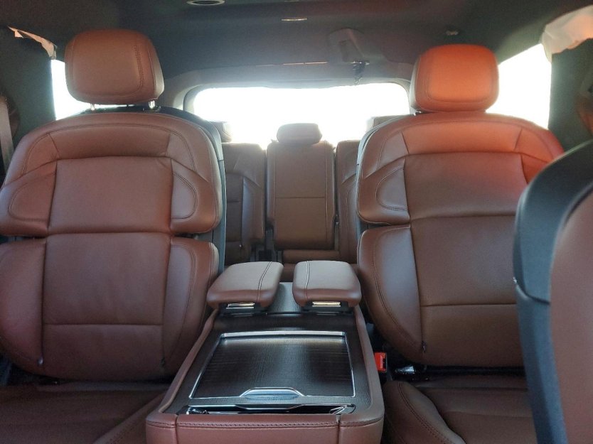 Salvage 2025 Lincoln Navigator 