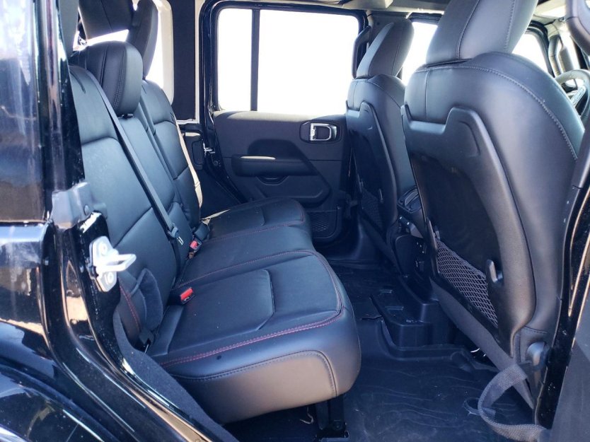 Salvage 2025 Jeep Wrangler Rubicon