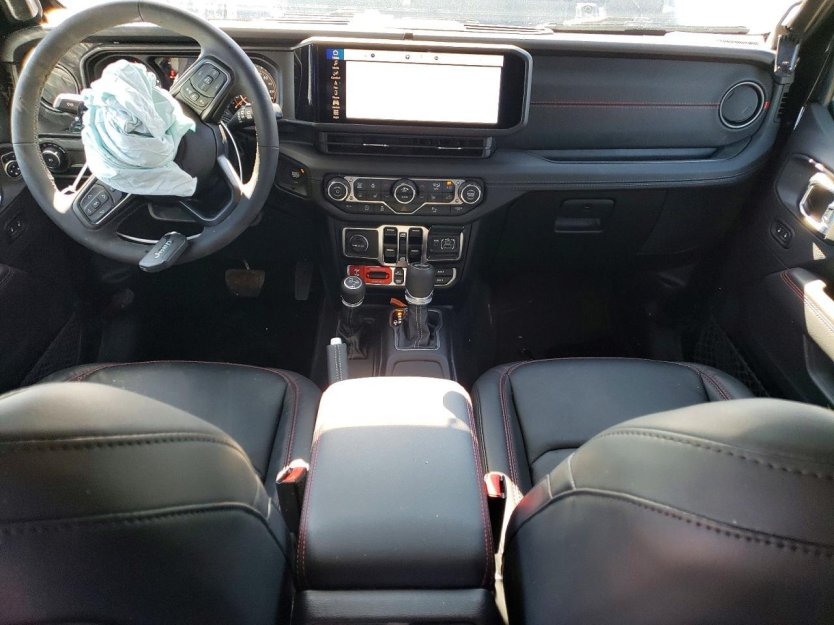 Salvage 2025 Jeep Wrangler Rubicon