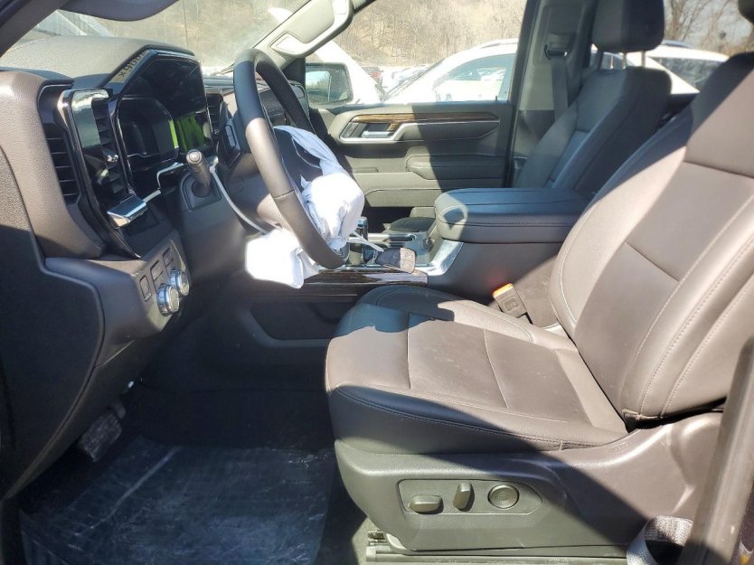 Salvage 2025 Gmc Sierra 