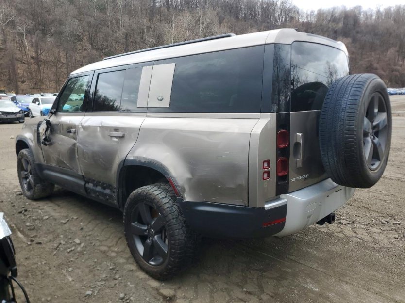 Salvage 2023 Land Rover Defender 130 Se