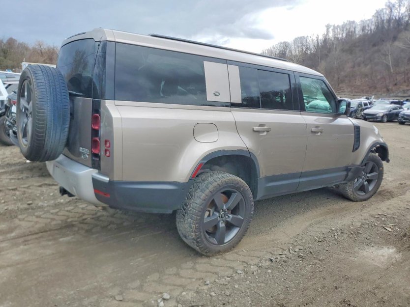 Salvage 2023 Land Rover Defender 130 Se
