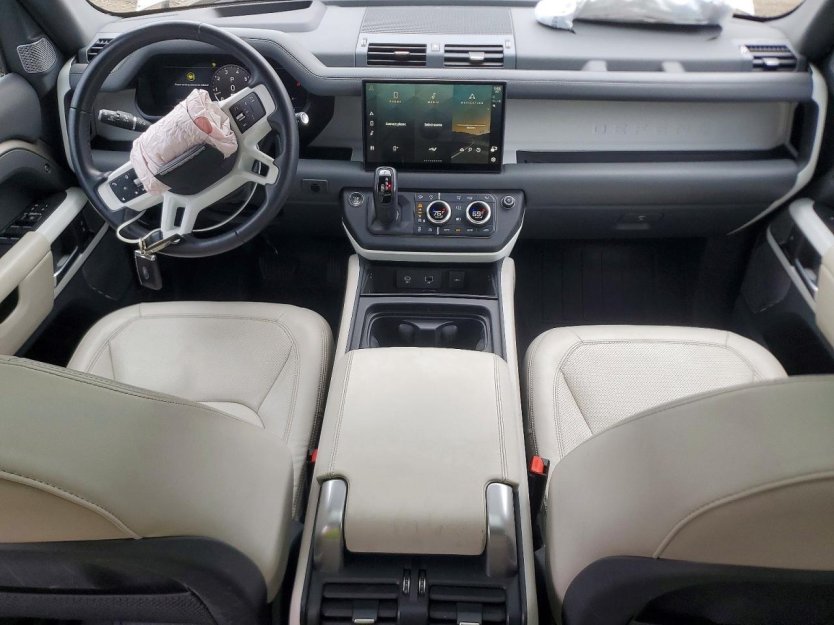 Salvage 2023 Land Rover Defender 130 Se