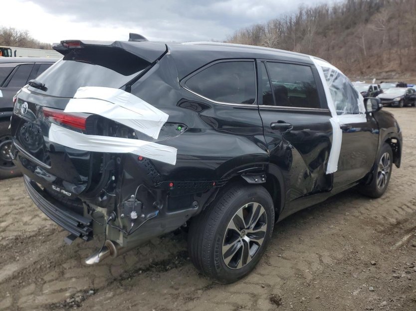 Salvage 2026 Toyota Highlander Xle