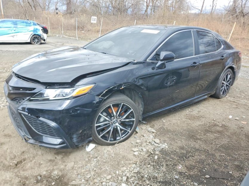 Salvage 2023 Toyota Camry Se