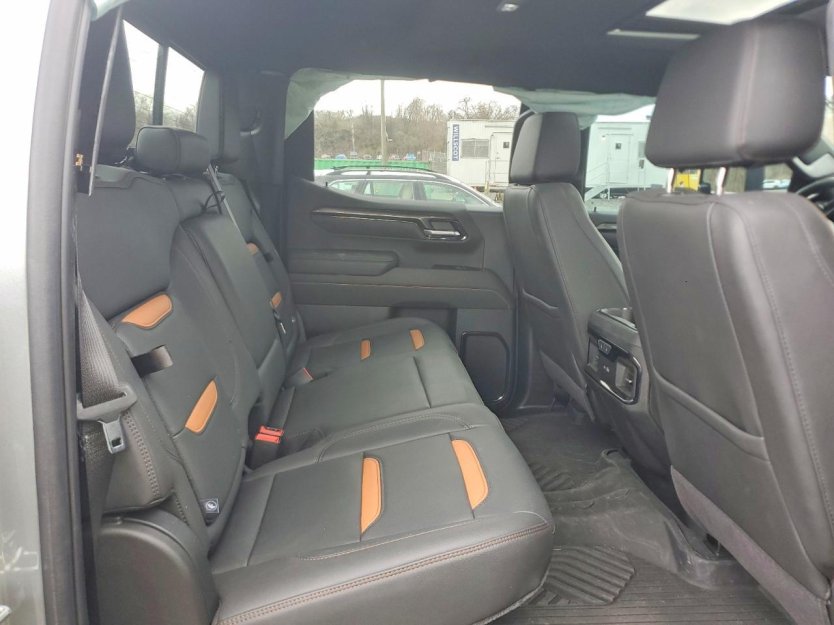 Salvage 2025 Gmc Sierra 1500 At4