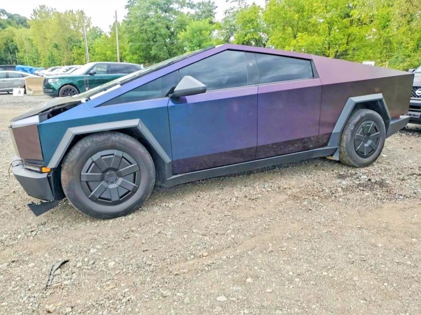 Salvage 2024 Tesla Cybertruck 