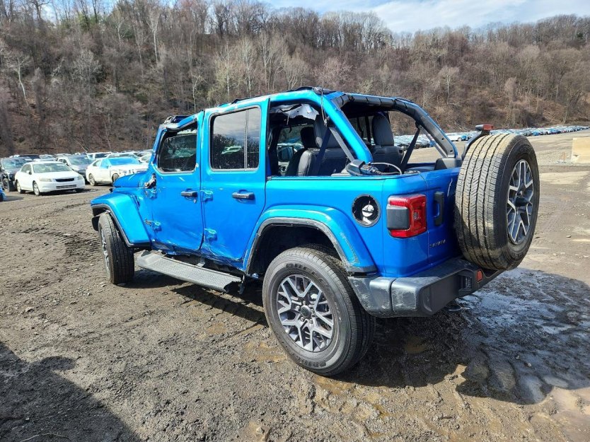 Salvage 2025 Jeep Wrangler Sahara