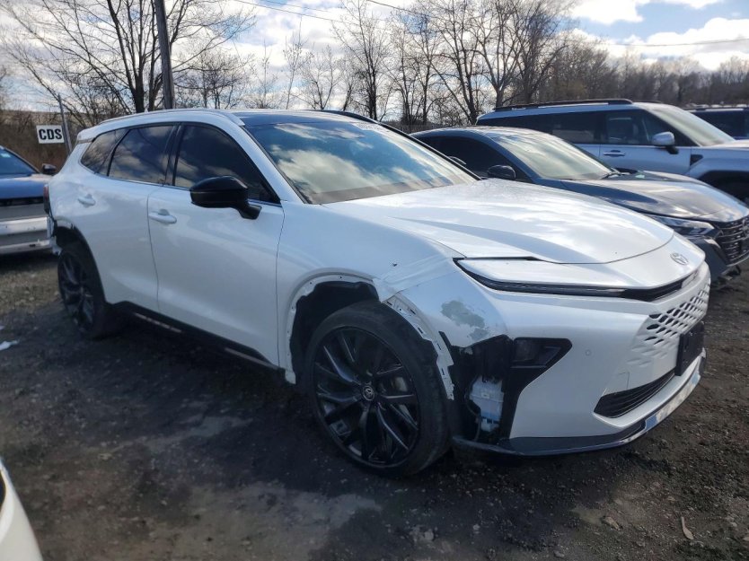 Salvage 2025 Toyota Crown Signia Limited