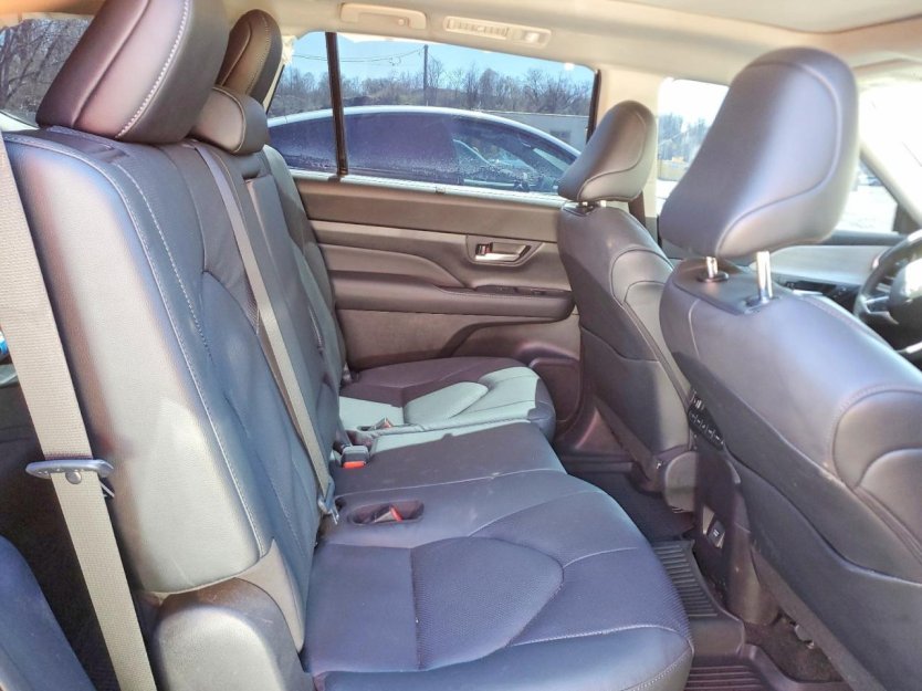 Salvage 2026 Toyota Grand Highlander Hybrid Limited