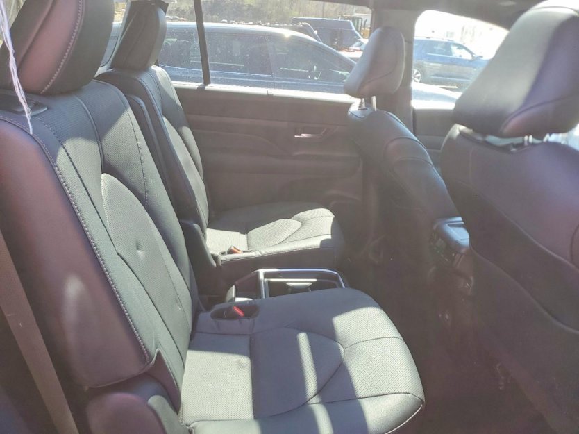 Salvage 2025 Toyota Grand Highlander Hybrid Nightshade