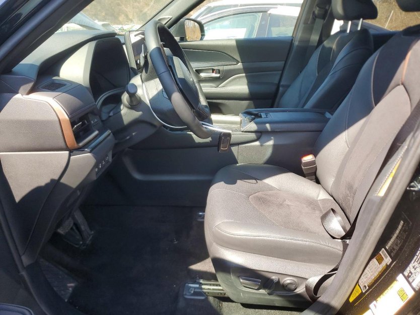 Salvage 2025 Toyota Grand Highlander Hybrid Max Platinum