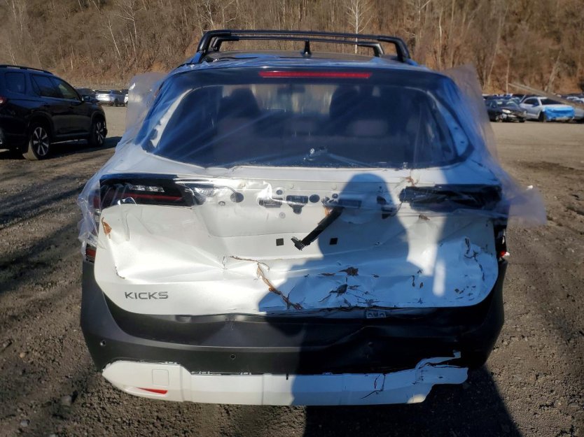 Salvage 2026 Nissan Kicks Sv