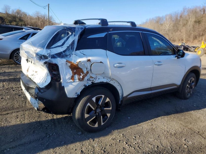 Salvage 2026 Nissan Kicks Sv