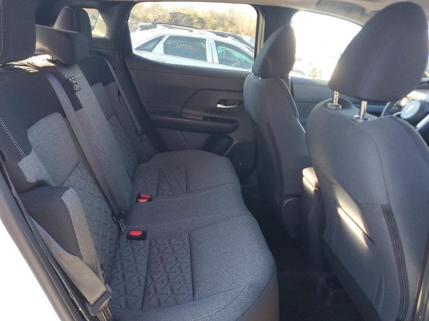 Salvage 2026 Nissan Kicks Sv