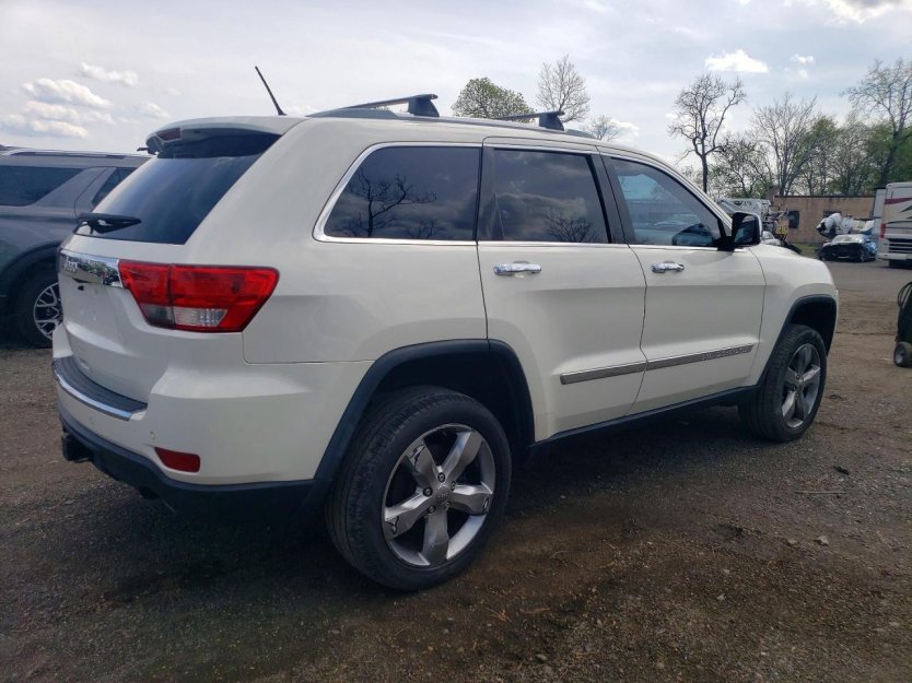 Salvage 2012 Jeep Grand Cherokee Overland