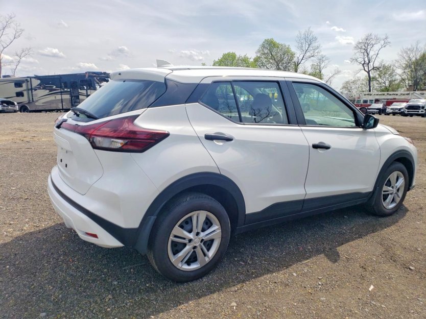 Salvage 2025 Nissan Kicks Play S
