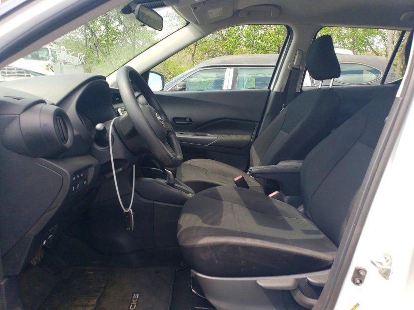 Salvage 2025 Nissan Kicks Play S